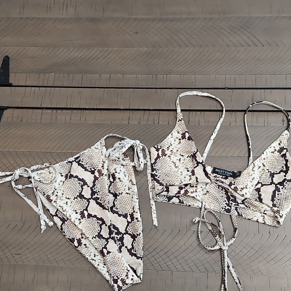 Nasty Gal Snakeskin Print High Waist String Bikini Sz 2 - Picture 3 of 9